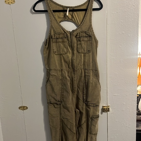 Free People cut out back pilot cargo overalls - Picture 2 of 3